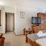 Tiana 7-bedroom Luxury