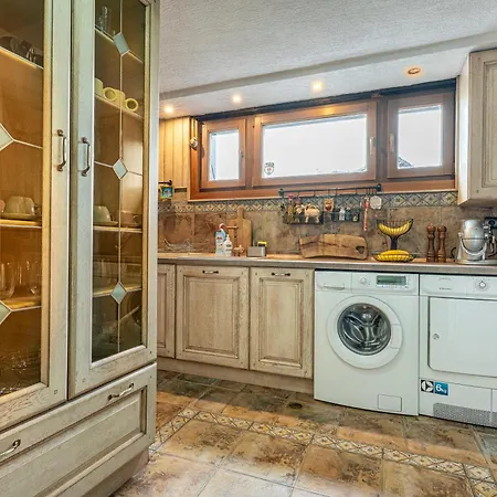 Tiana 7-bedroom Luxury Vila *