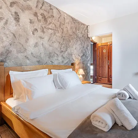 Vila Tiana 7-bedroom Luxury Bansko