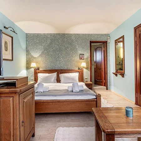 Tiana 7-bedroom Luxury Vila