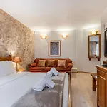 Villa Tiana 7-bedroom Luxury