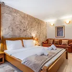 Villa Tiana 7-bedroom Luxury