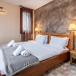 Tiana 7-bedroom Luxury * Μπάνσκο