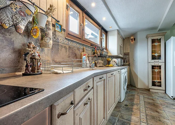 Tiana 7-bedroom Luxury Villa