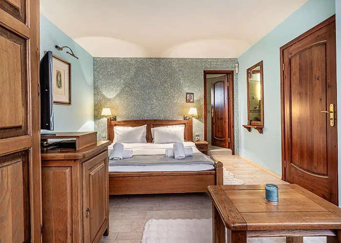 Tiana 7-bedroom Luxury Villa